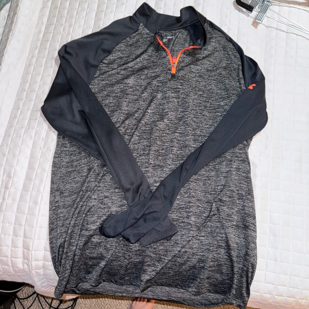 Under Armour Men’s quarter zip Large